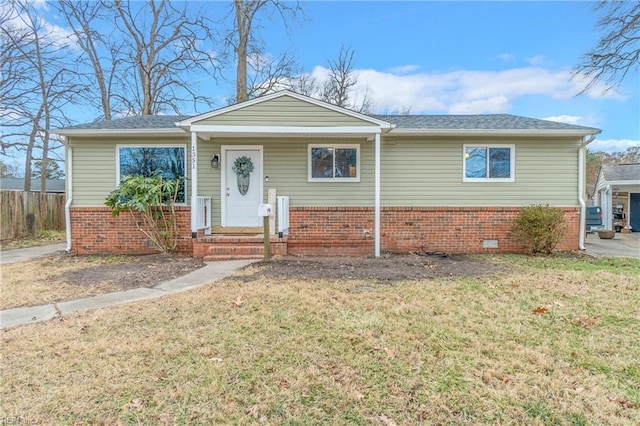 view of front of house with a front lawn