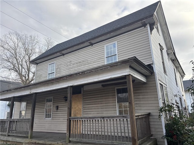 view of front of home featuring a porch