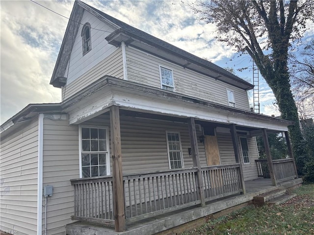 view of front of home with covered porch