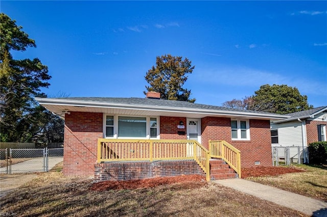 view of front of property featuring a porch and a front yard