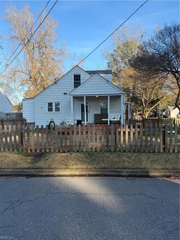 bungalow-style home with covered porch