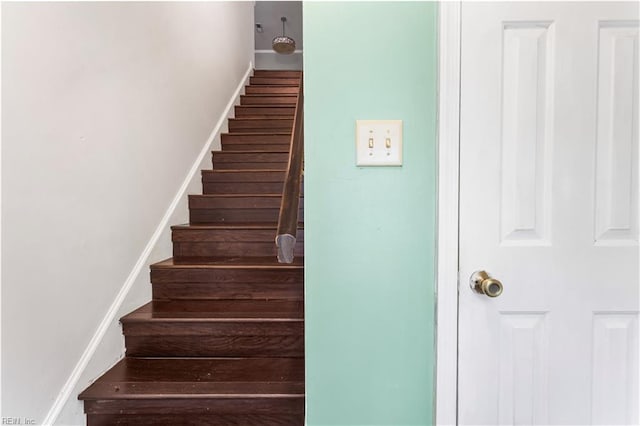 107 Marshall Way Unit J, Williamsburg, VA 23185 - staircase with baseboards