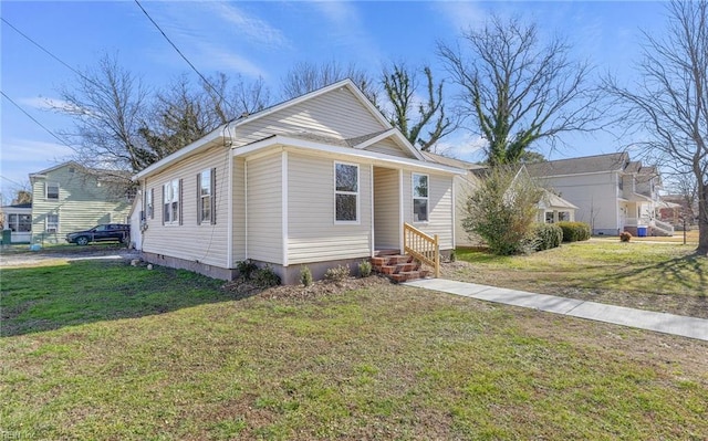 view of front facade with a front yard