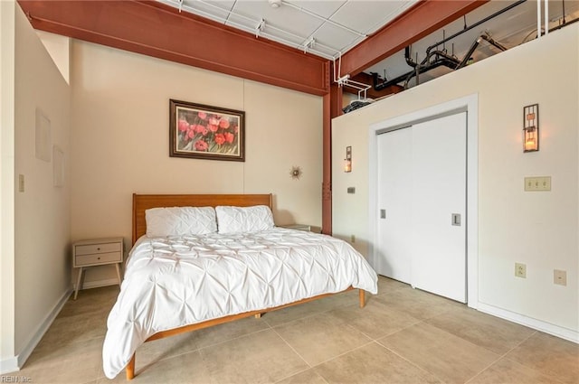 bedroom featuring a closet