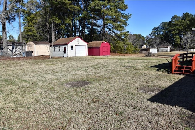 view of yard with a storage shed