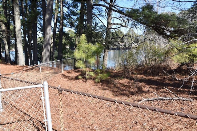 view of yard featuring a water view