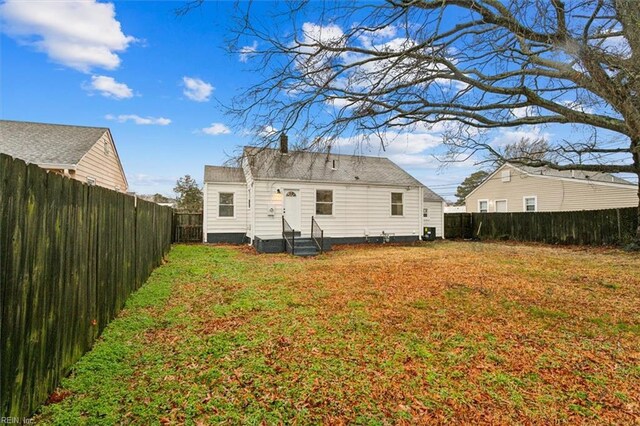 428 Hampton Roads Ave, Hampton, VA 23661 - back of property featuring a yard