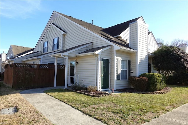 view of front facade with a front lawn