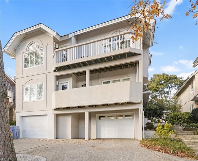 view of front facade with a garage