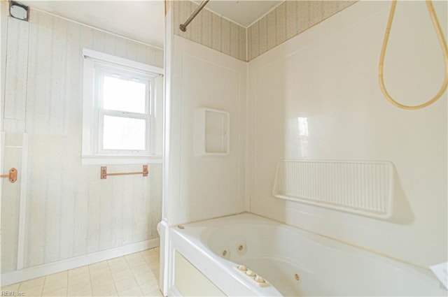 2228 Kings Hwy, Suffolk, VA 23435 - full bath featuring toilet, a combined bath / shower with jetted tub, and baseboards