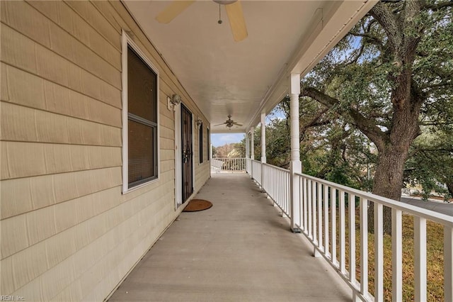 balcony featuring ceiling fan