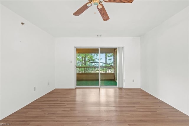 unfurnished room featuring wood-type flooring and ceiling fan