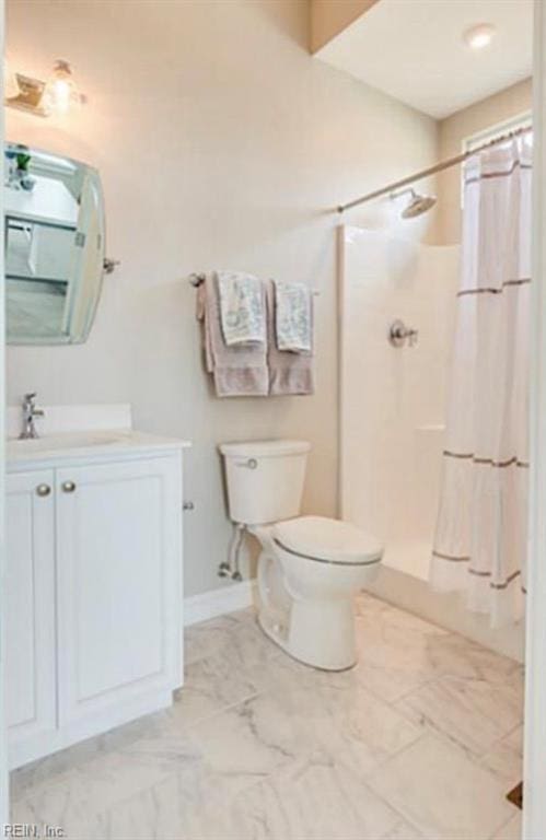 full bathroom with vanity, toilet, and shower / bathtub combination with curtain