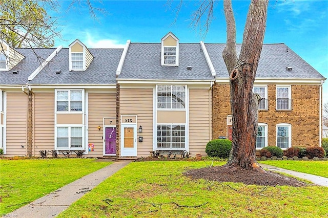 view of front of house with a front yard