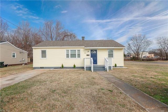 view of front facade featuring a front yard