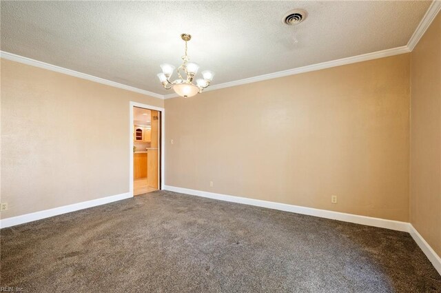 unfurnished room featuring crown molding, visible vents, baseboards, carpet, and an inviting chandelier