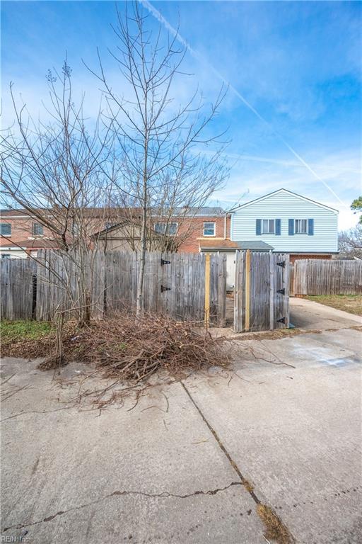 exterior space featuring fence