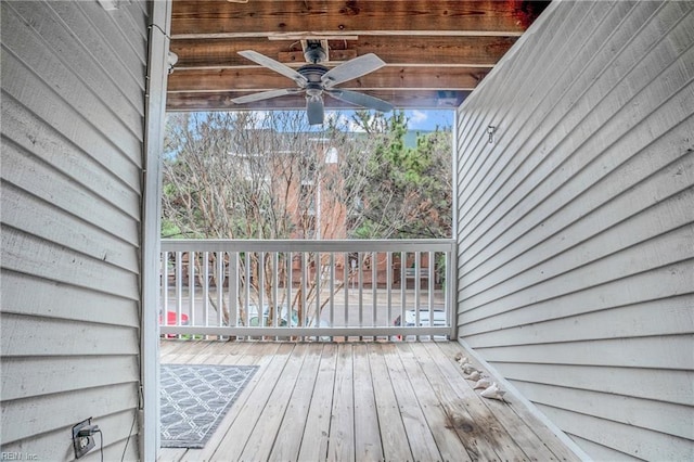 deck with ceiling fan