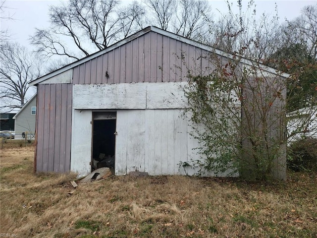 view of outbuilding with an outbuilding