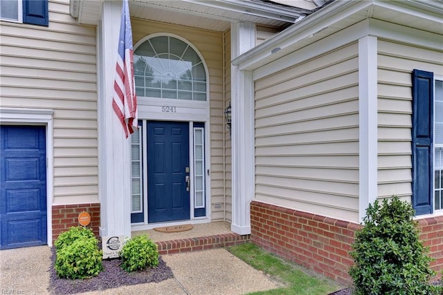 entrance to property with a garage