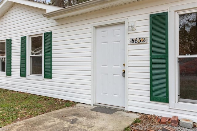 view of property entrance