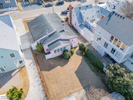 birds eye view of property featuring a residential view