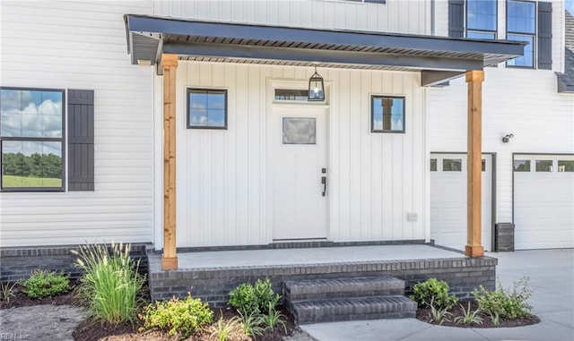 property entrance featuring covered porch