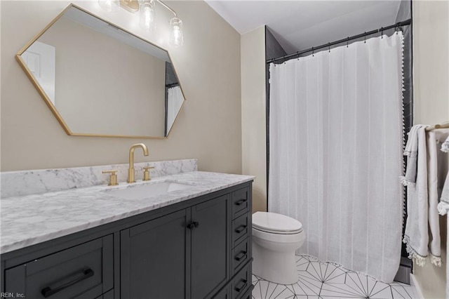 full bathroom featuring toilet, curtained shower, tile patterned flooring, and vanity