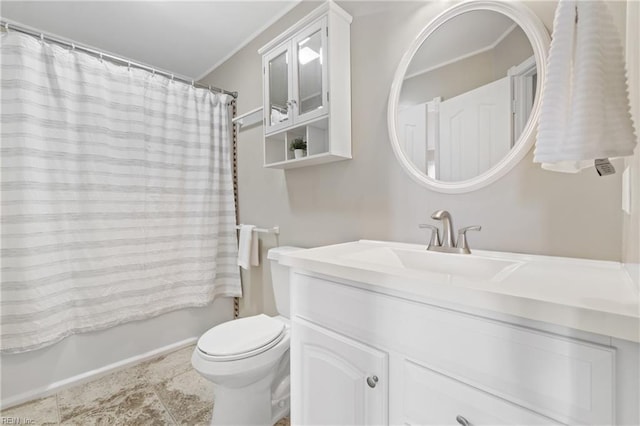 full bathroom featuring toilet, shower / bath combo, baseboards, and vanity