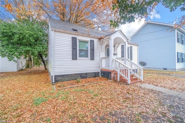 bungalow-style home featuring crawl space