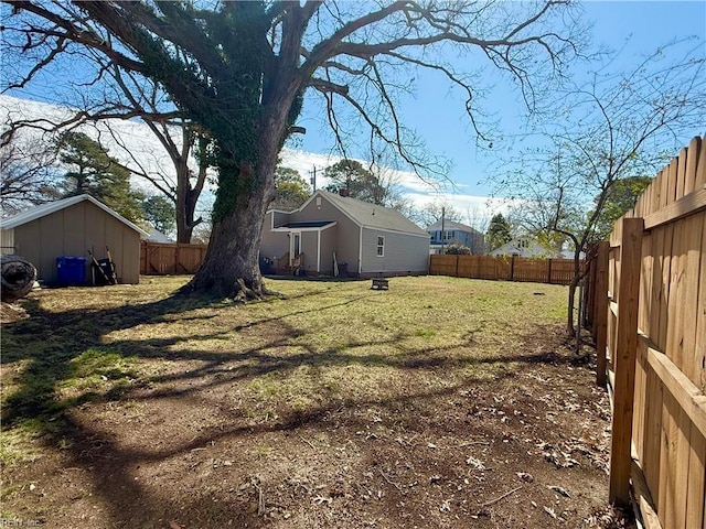 view of yard featuring a fenced backyard