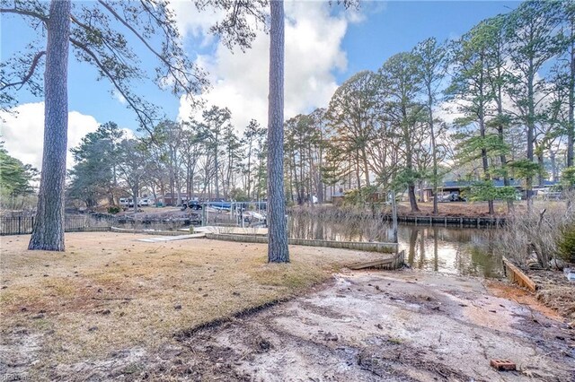 view of yard featuring a water view