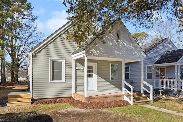 view of front of house featuring a porch