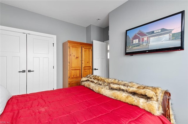 bedroom with a closet