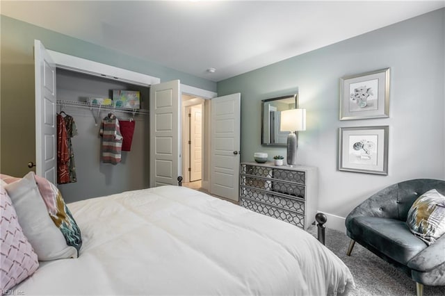 bedroom featuring a closet