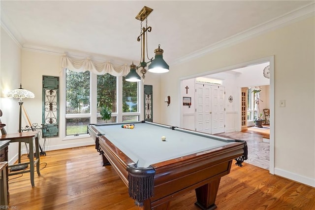 recreation room featuring baseboards, light wood finished floors, billiards, and crown molding