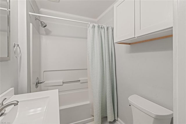 full bathroom featuring toilet, shower / bathtub combination with curtain, and ornamental molding