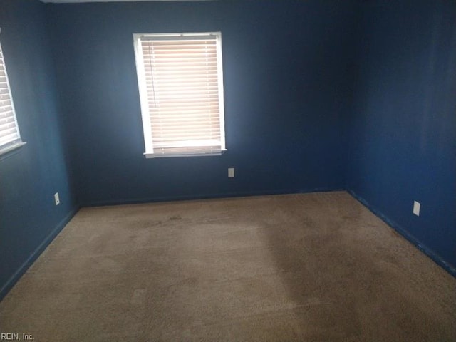 view of carpeted spare room