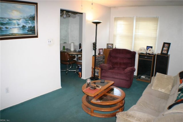 Listing photo 2 for 913 Leisure Sq Unit 200, Virginia Beach VA 23451