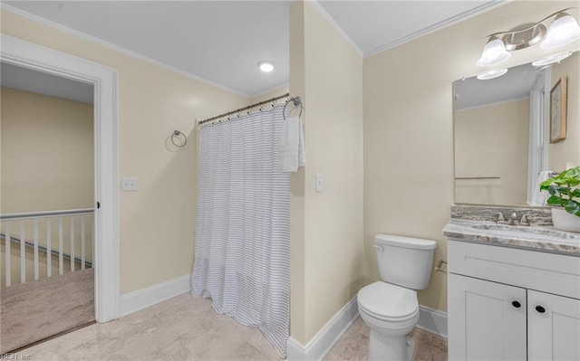 full bathroom with baseboards, toilet, ornamental molding, curtained shower, and vanity