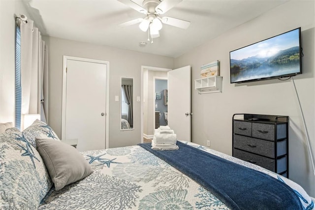 bedroom with ceiling fan