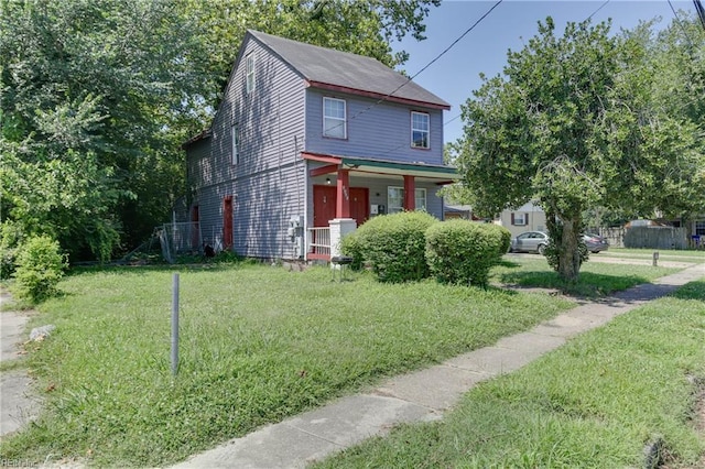 view of front of house featuring a front lawn