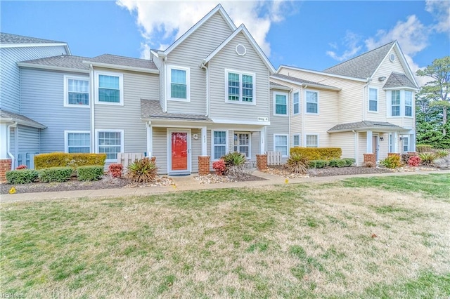 view of front of property with a front yard