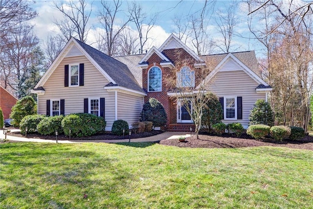 traditional home with a front yard