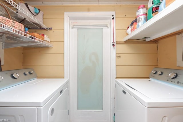 laundry room featuring laundry area and independent washer and dryer