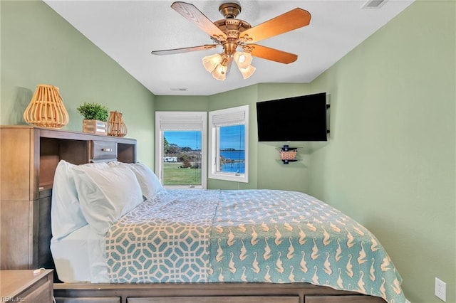 bedroom with a ceiling fan