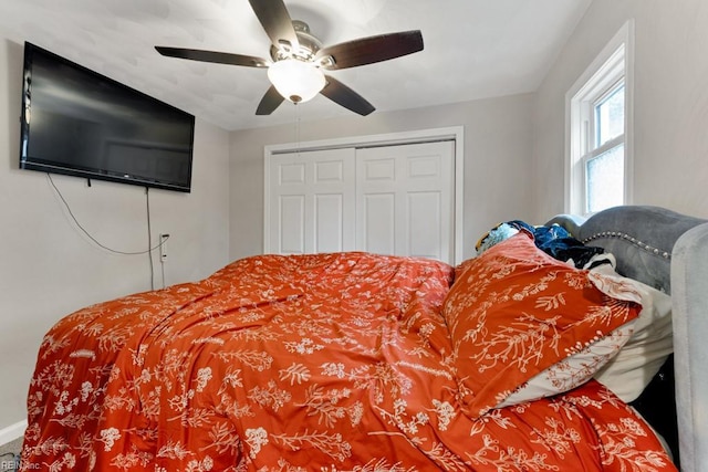 bedroom featuring a closet and ceiling fan