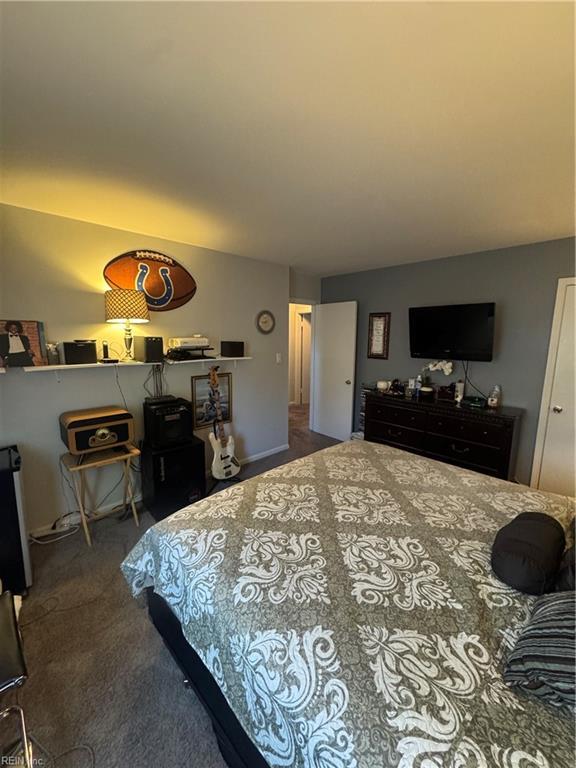 bedroom with carpet floors