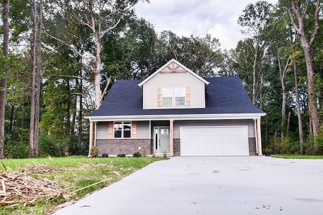 view of front facade featuring driveway and a garage