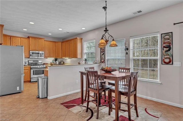 dining area featuring recessed lighting, light tile patterned flooring, baseboards, and visible vents